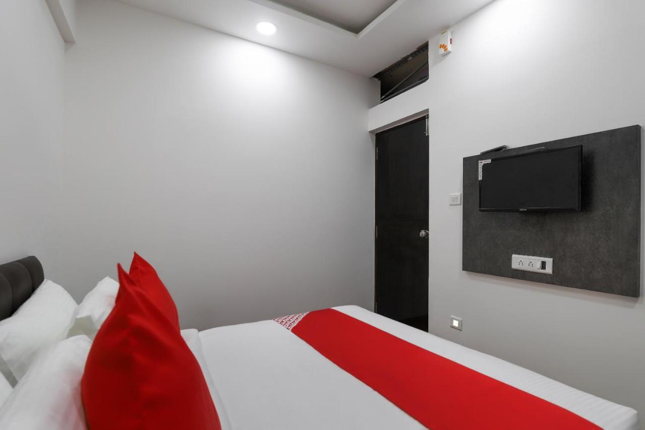 Oyo 40139 Hotel Peradiot Ahmedabad Exterior photo